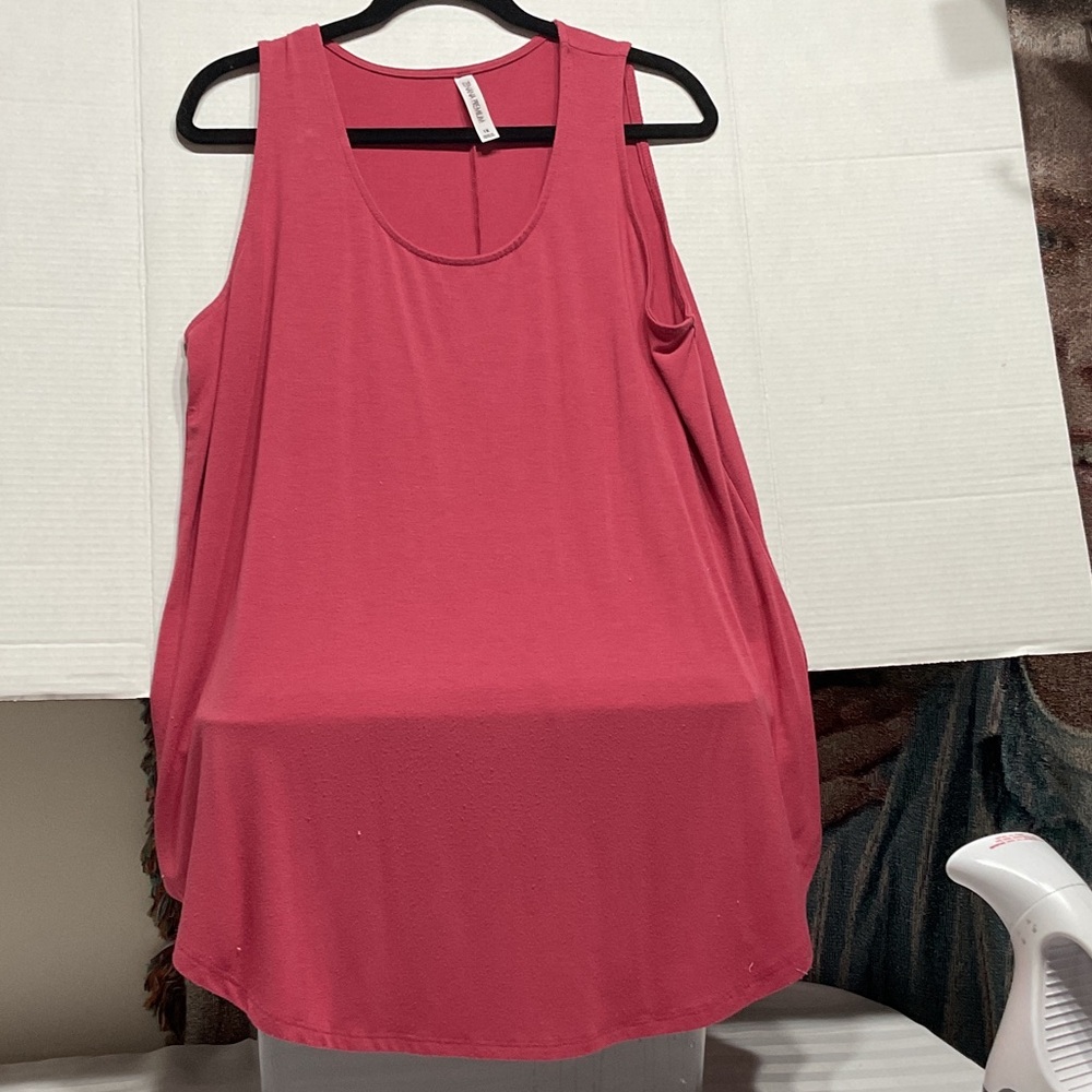 Zenana Outfitters Sleeveless Rose Tank Top